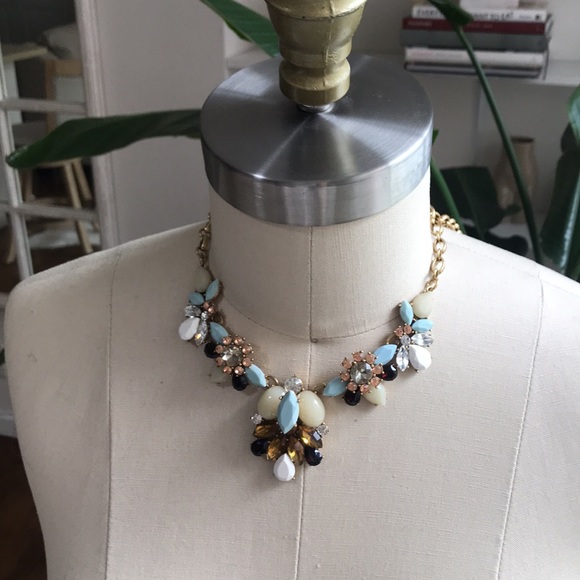 J Crew statement necklace - Picture 4 of 7